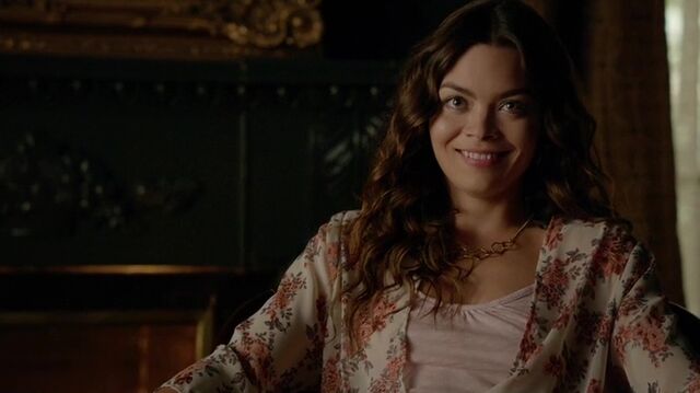 File:7X01-13-Nora.jpg