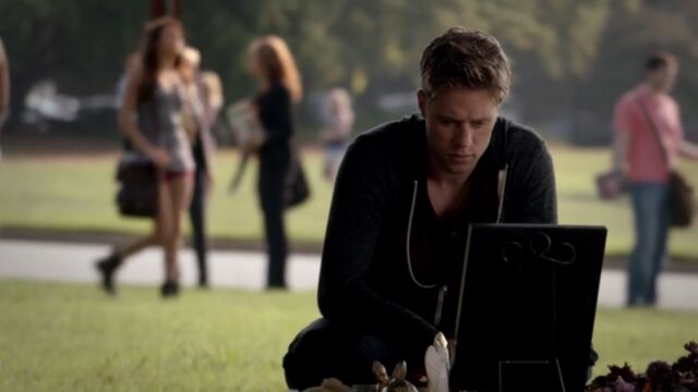 File:Aaron TVD 5x05.jpg