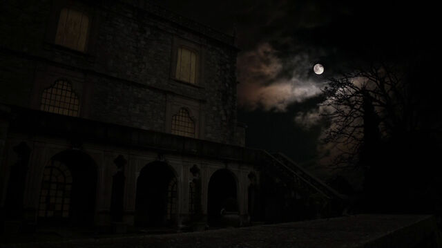 File:714-Full-Moon.jpg