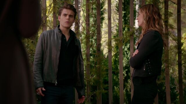 File:715-056-Stefan-Valerie.jpg
