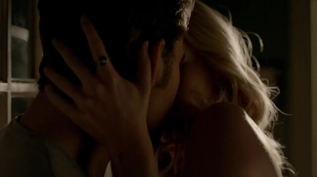 File:7X01-107-StefanCaroline.jpg