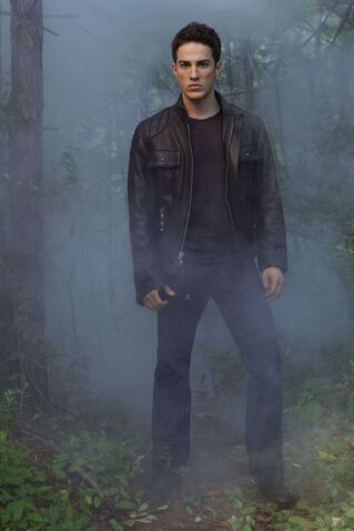 File:11Tyler Lockwood (Michael Trevino).jpg