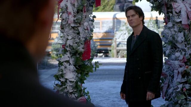 File:7X09-75-Damon.jpg