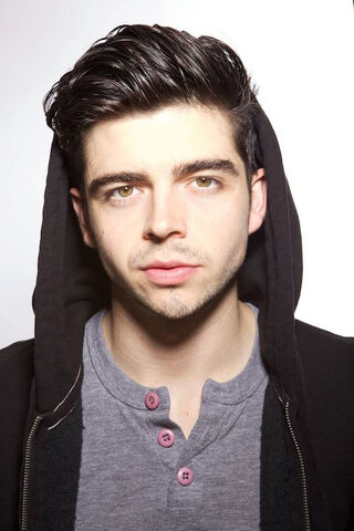 File:Micah-parker-headshot4.jpg