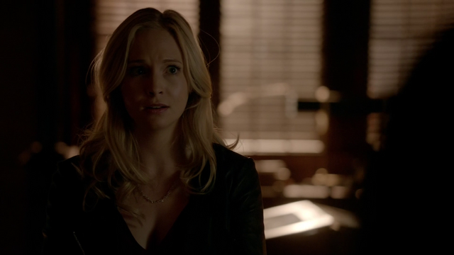 File:720-089-Caroline~Alaric.png