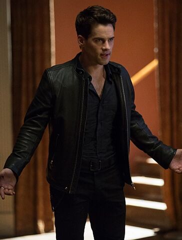 File:Lucien 3x18 Profile.jpg