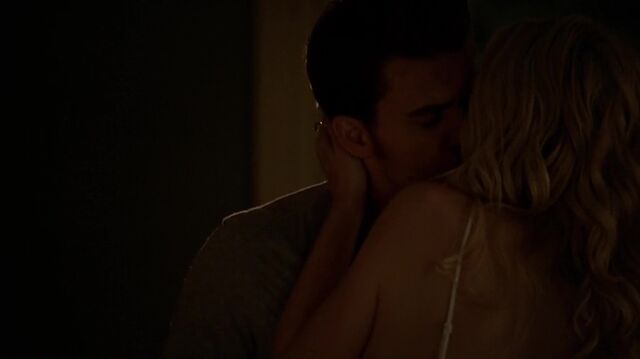 File:7X01-105-StefanCaroline.jpg