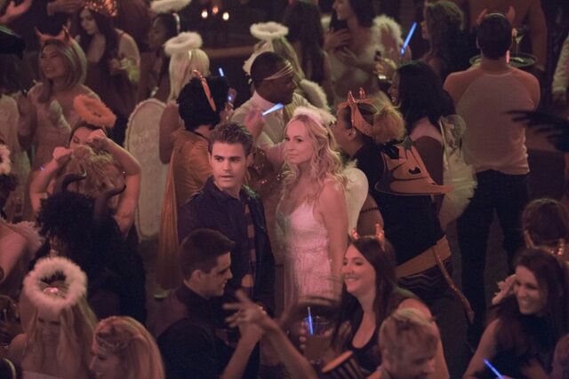 File:TVD704 Stefan Caroline.jpg