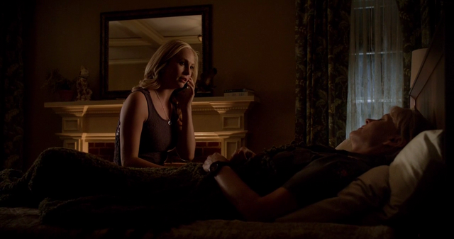 File:Caroline and Liz 5x18.png