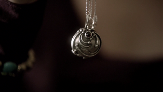 File:Esther'sNeck1.png