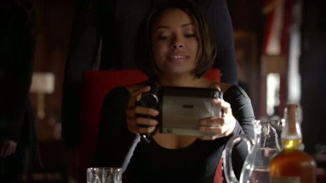 File:6X13-70-Bonnie.jpg