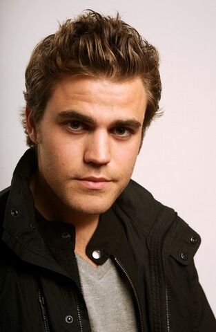 Fichier:Paul-wesley-3.jpg