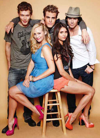 Fichier:Vampire Diaries.jpg