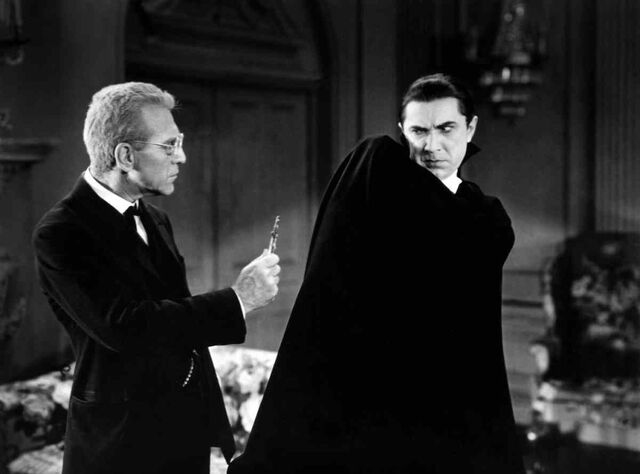 File:Dracula-1931-dracula-van-helsing.jpg