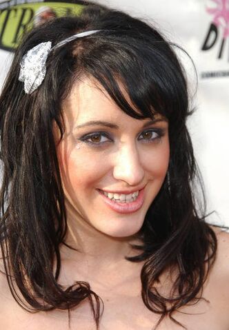 File:Devanny Pinn.jpg