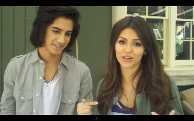 File:Avan, Vic improv.jpg