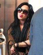 Demi-At-LAX-Airport-15-April-2011-demi-lovato-21055779-833-1081