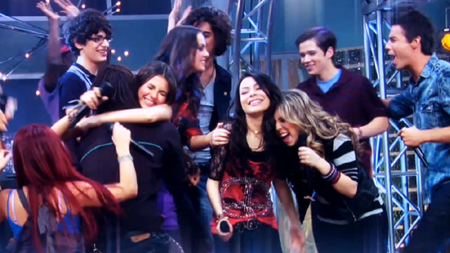 File:Victorious-icarly.jpg