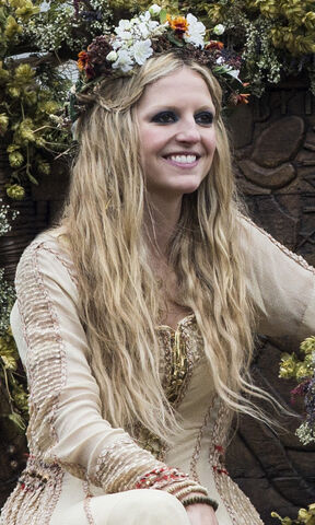 File:Helga bride in 2-07.jpg