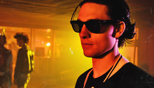 File:Slick on the arcade.jpg