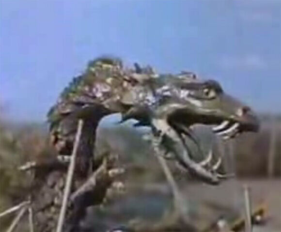 File:Reptilicus (puppet).jpg