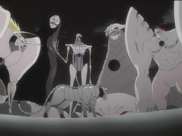 File:Grimmjow with his Fraccions.jpg