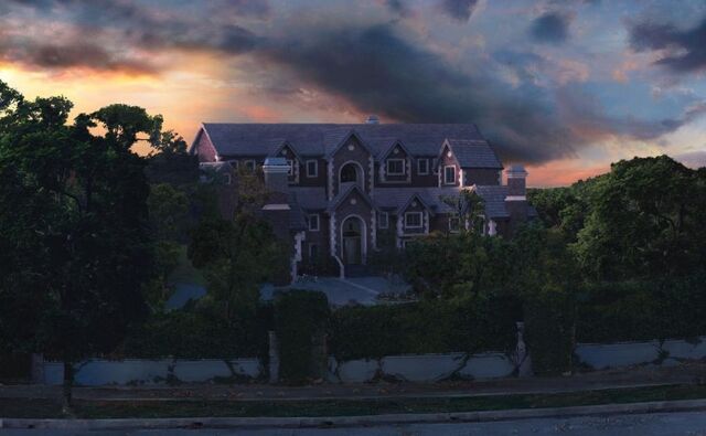 File:The Eckly Manor.jpg