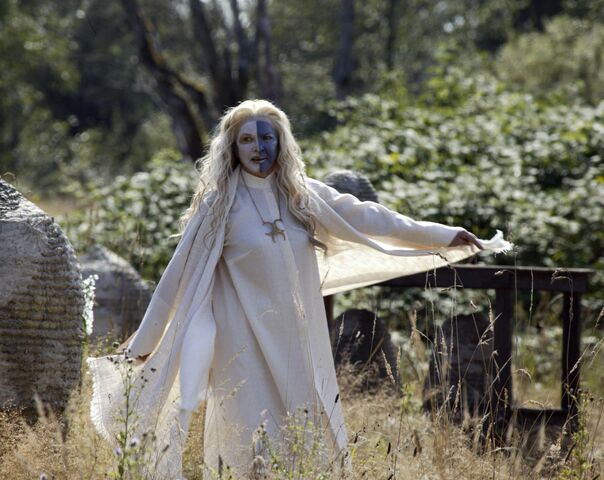 File:Sister Summersisle.jpg