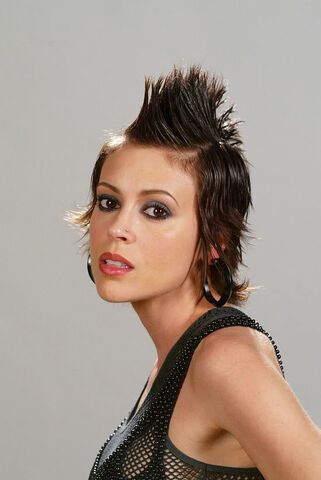File:Evil Phoebe Halliwell.jpg