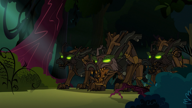 File:1000px-Timberwolf crouching S3E9.png