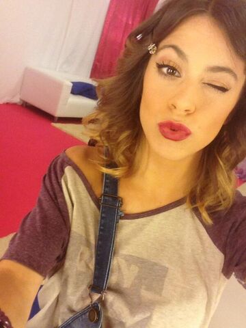 File:Martina Stoessel 2014.jpg
