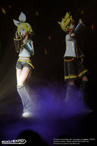 File:MikuExpo Shanghai Tsumugi Uta.jpg