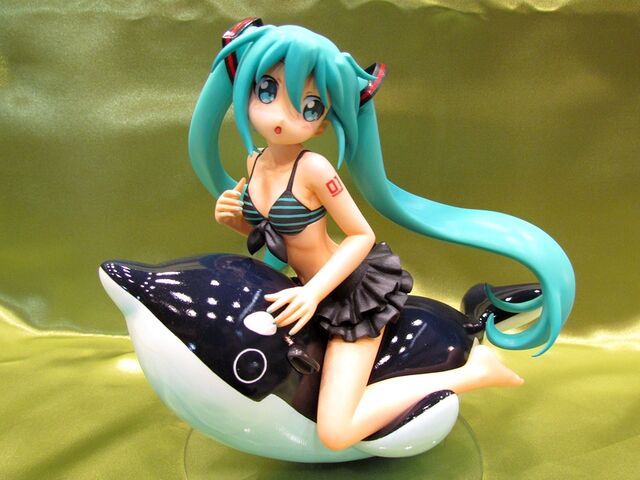 File:Miku Figurine tabgraphics summer.jpg