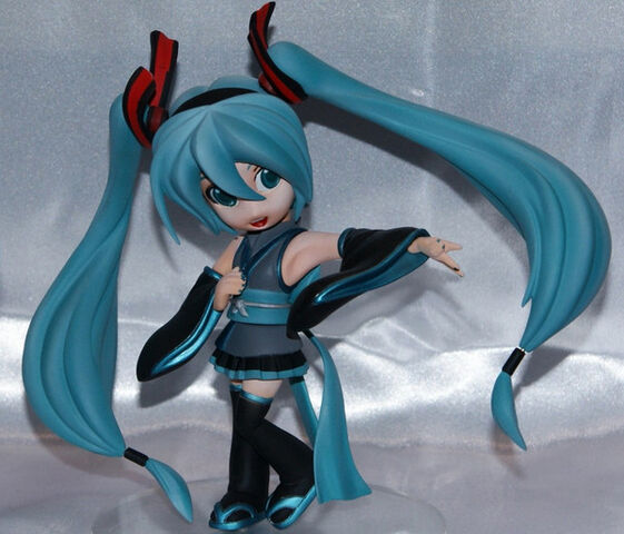 File:UnknownMikufigurine.jpg