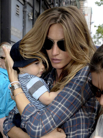 File:Gisele bundchen benjamin brody.jpg