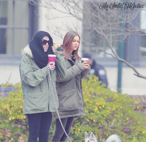 File:Victoria Justice and Miley Cyrus.png