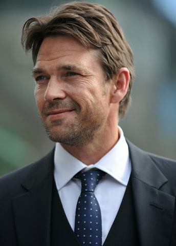 File:Dougray Scott.png