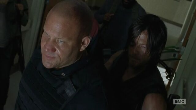 File:S5E8 Daryl 18.jpg