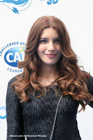 File:Juliana-Harkavy-dolphin-tale-premiere.jpg