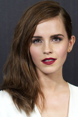 File:Emma-Watson-Noah-premiere-Madrid-2014-2.jpg