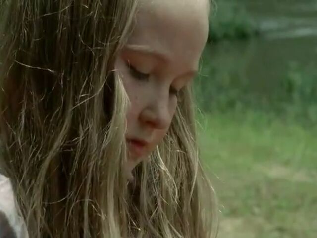 File:TFG:Meghan mud sandwich.jpg