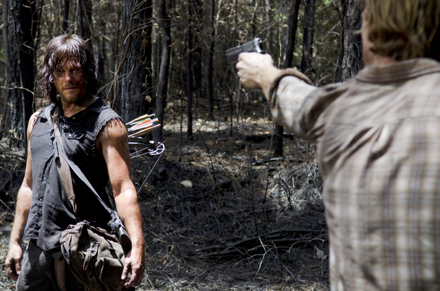 File:AMC 606 Dwight Threatens Daryl.png