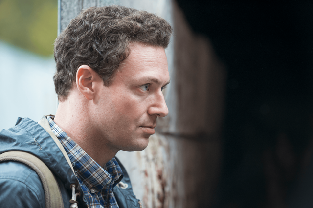 File:AMC 516 Aaron Wary.png