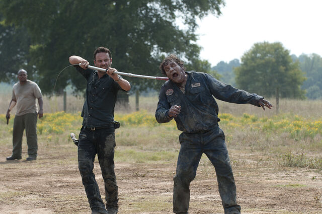 File:Episode-7-rick-t-dog-walker.jpg