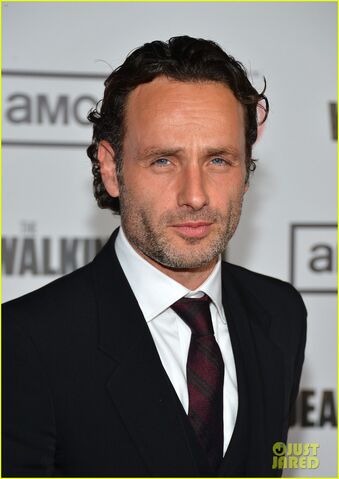 File:S3 Premeire Lincoln 1.jpg