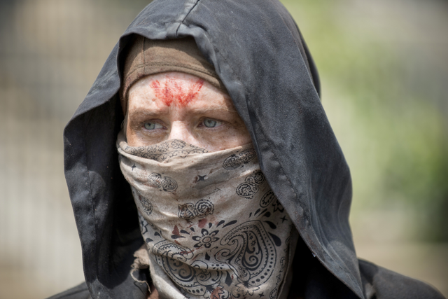 File:AMC 602 Carol Disguised.png