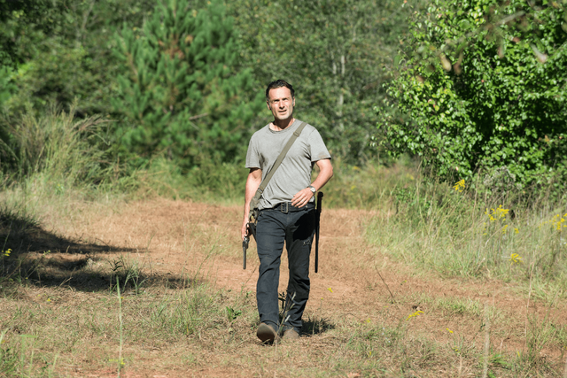 File:AMC 512 Rick Outside ASZ.png