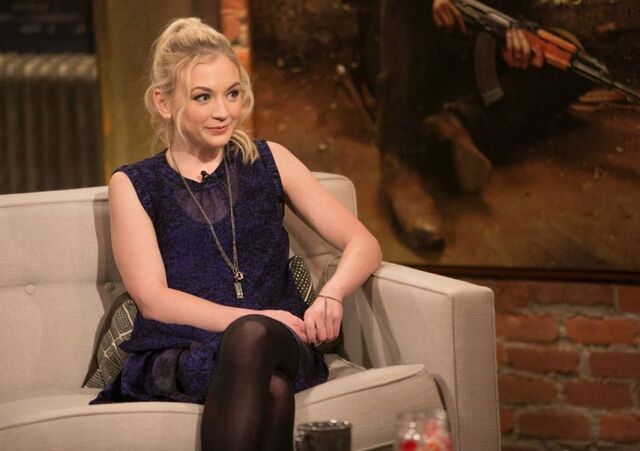 File:Emily-kinney-tapes-an-appearance-on-talking-dead-november-2014 1.jpg