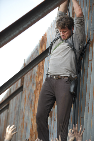 File:AMC 607 Spencer Hanging.png