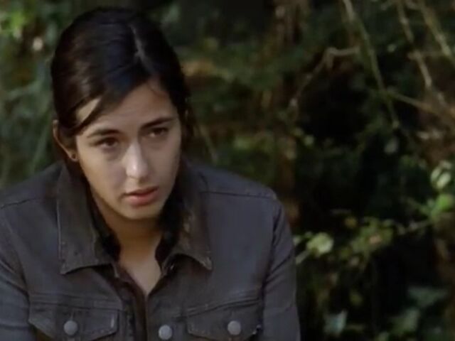 File:4X15 - Tara sitting "Us".jpg